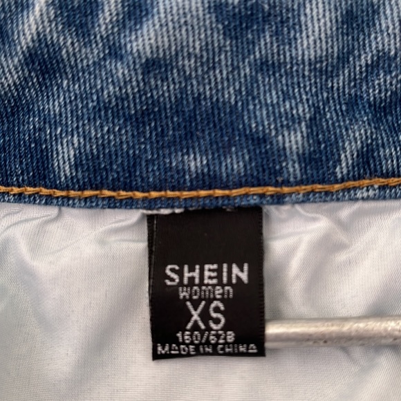 women XS Shorts Denim Embroidered Parrot - Picture 4 of 5